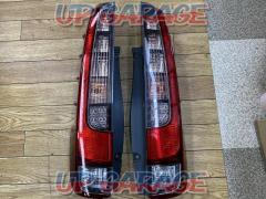 Toyota genuine 80 series Noah early model genuine tail lamp set (left and right)