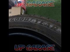 [Four] only tire GOODYEAR
Efficient
Grip
RVF02