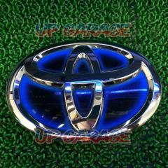 Toyota genuine
Genuine front emblem