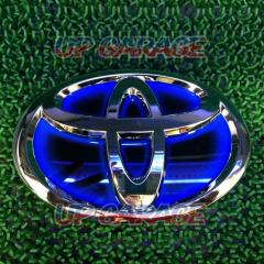 Toyota genuine
Genuine front emblem
 unused