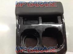 No Brand
200 series for Hiace
Drink holder