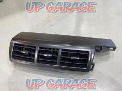 Toyota
Prius α previous term genuine
Front row air conditioning vent panel