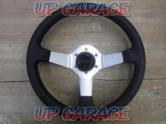 KGW
Leather steering wheel (perforated leather)