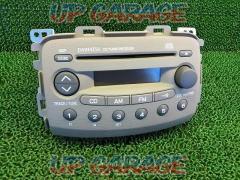Daihatsu
L235S
Genuine Esse irregular panel CD tuner
86180-B2210