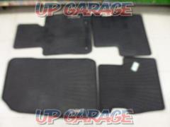 Mazda Genuine Mazda 2
Genuine rubber mat
4 split