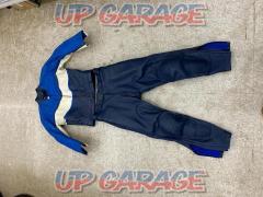13BUGGY
Leather jacket/leather pants
Vintage
Blue
Top and bottom set