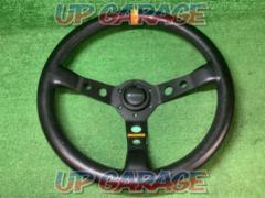 MOMO
MOD.07
Leather steering wheel
350 mm