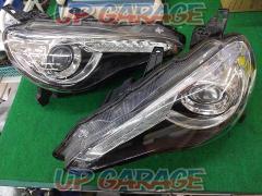 Toyota Genuine 86 (ZN6)
HID headlights
Right and left