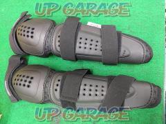 KOMINESK-608
Triple knee protector 3