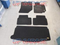 KARO
Floor mat
Set before and after
Swift / ZC72S