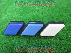 Unknown Manufacturer
Front grill badge