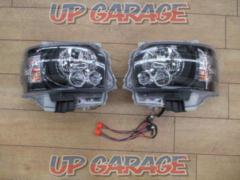 Wakeari
Unknown Manufacturer
Projector headlights for the 200 series Hiace