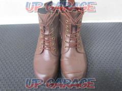 WILD
WING
Leather boots