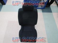 Toyota genuine
Hiace 200
5 type genuine seat