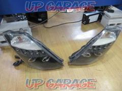 JUNYAN Z33/Fairlady Z
Projector headlights with light bulbs
Right and left