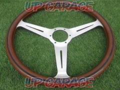 NARDI
Classic wood steering wheel