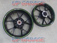 KAWASAKI genuine wheel set/ZRX1200
DAEG
