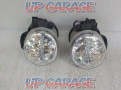 TOYOTA
Crown
210 system
Genuine LED fog lamp
Right and left