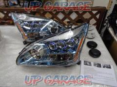 Unknown Manufacturer
3-eye type projector headlights
Right and left