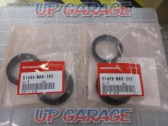 HONDA
CB750
RC42
Genuine
Fork seal set