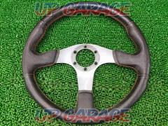 Unknown Manufacturer
Leather steering wheel
3-spoke