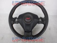 SUBARU genuine
Leather steering wheel