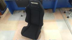 RECAROS R-3
Reclining seat
Black