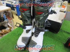 Riding
Tribe
Racing boots