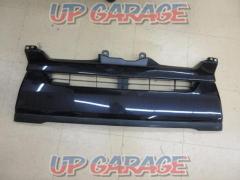 Toyota
Hiace 200
Type 5
Standard body genuine front grille