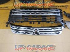 Mitsubishi
Delica D: 5 late
CV1W genuine front grille and lower grille set
