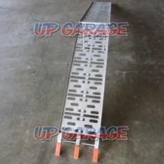 Unknown Manufacturer
Aluminum
Ladder rail
Single