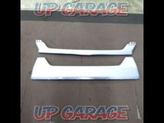 TOYOTA
Hiace genuine front grille