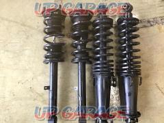 TOYOTA
Genuine shock
+
RS-R
Down suspension
Four / one minute
