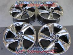 Toyota Genuine
220 Series Crown RS Genuine Wheel
Wheel only four set
※ The tire reflected in the photograph is not included