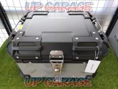 HARD
WORX
Hard Works
HXNE36
36L
Aluminum pannier top case
Silver
With base plate