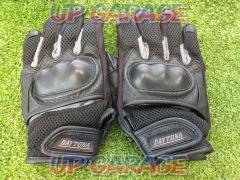 [
DAYTONA

Size: XL
DG-002
Full mesh protector gloves
