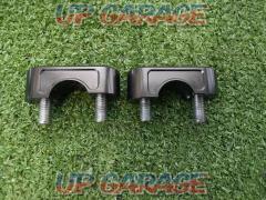 [General purpose
Handlebar clamp for 22.2mm
Top cover only
Left and right
HANDLEBAR
CLAMP
Bolt with four