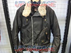 GP Company
Nylon jacket
With inner
The padded elbow