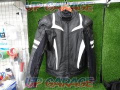 Unknown Manufacturer
Single Leather
Jacket
Size L