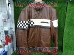 AWD
Single leather jacket
Size 3L