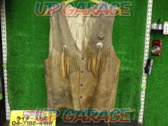 Harley Davidson Beige Leather Concho Vest
Size unknown
About US L