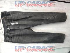 Size: 32
EDWIN (with damage from falling)
Windproof denim pants
