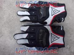 MOTOWOLF size: XXL
Punching Leather Gloves