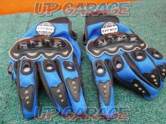 Size: L
IRON
JIA’S GLOVES
