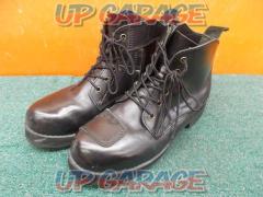 Size: 26.5cm
WILDWING (Wild Wing)
WWM-0003ATU
Swallow
Thick-soled leather boots