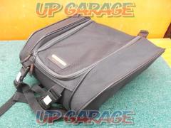 Capacity: 11 liters
GOLDWIN
(Goldwin)
Sports Shape Bag/Seat Bag