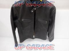 Buggy
Single leather jacket
LL size