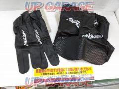 Unknown Manufacturer
Rain Gloves + Boot Covers