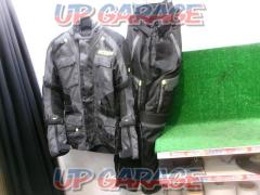 Size L
Datofuriku
Ranger jacket + pants set (size 36)
Shoulder/elbow/waist/knee pads included/back pads not included