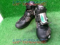 Size 26.0 elf riding shoes F0053